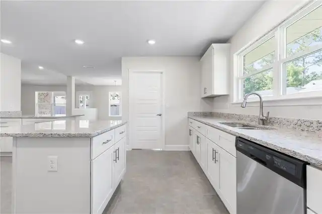 Listing Photo 15