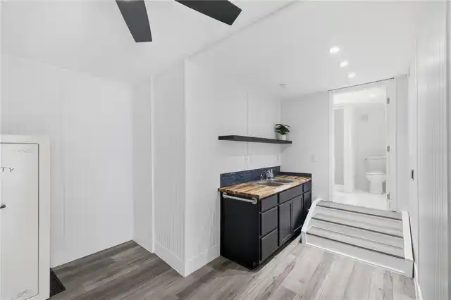 Listing Photo 32
