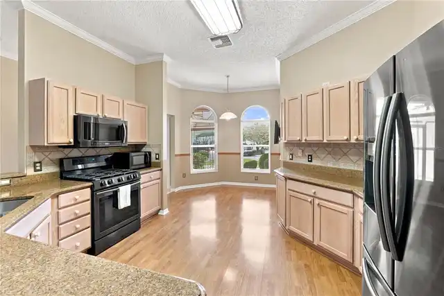 Listing Photo 6