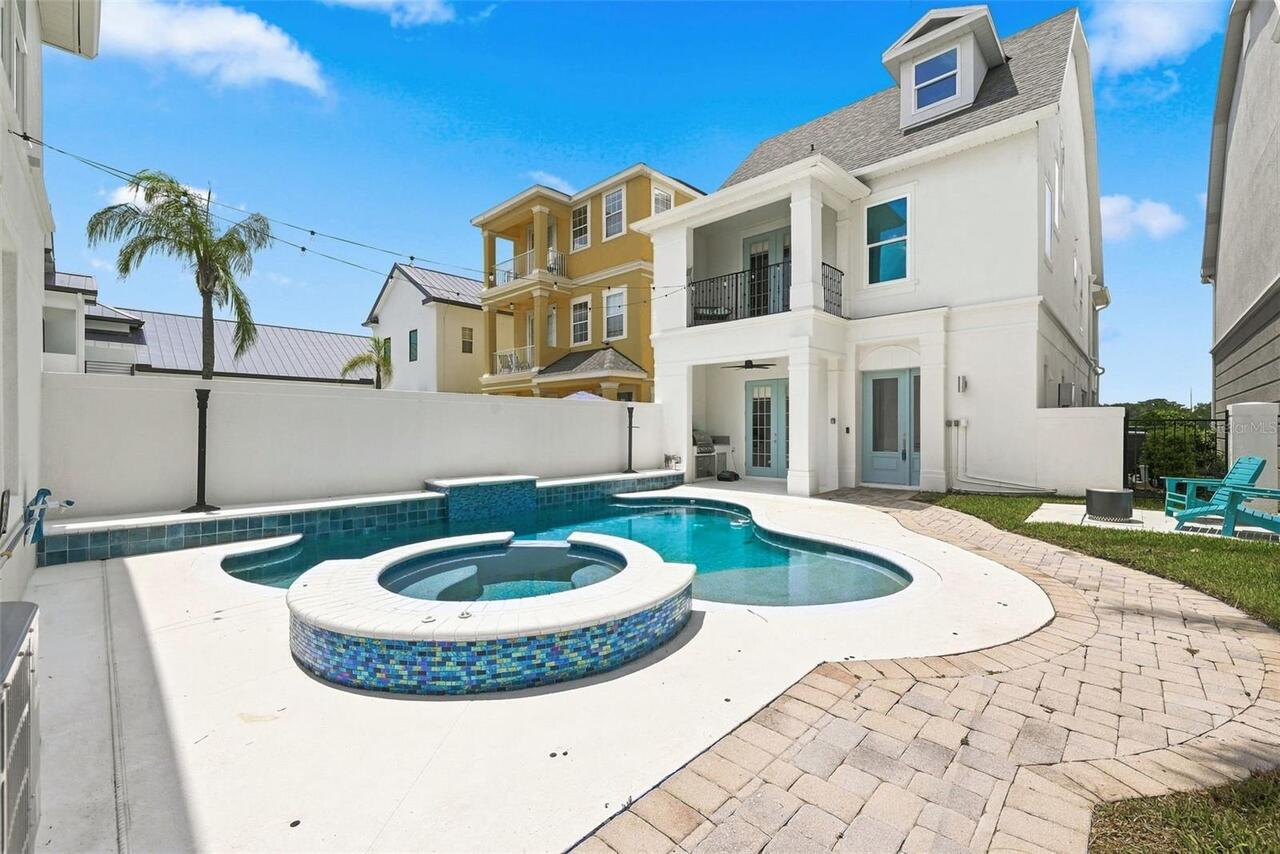 Listing Photo 8