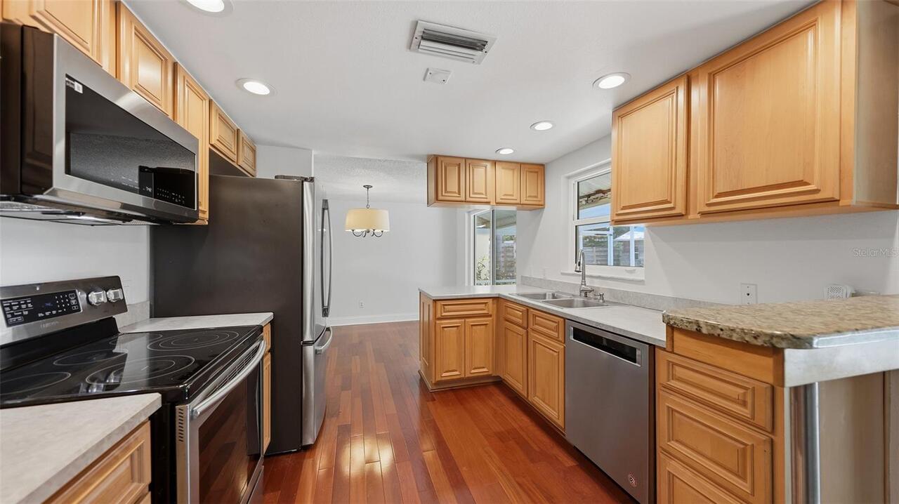 Listing Photo 11