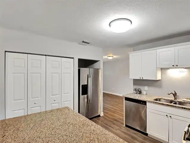 Listing Photo 9