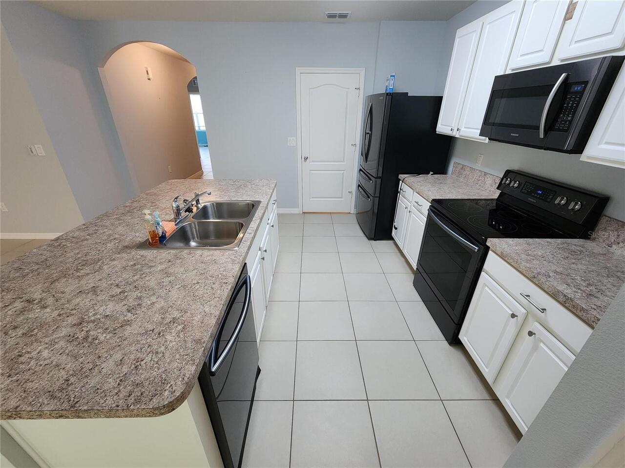 Listing Photo 10