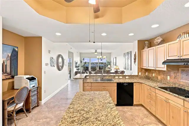 Listing Photo 8