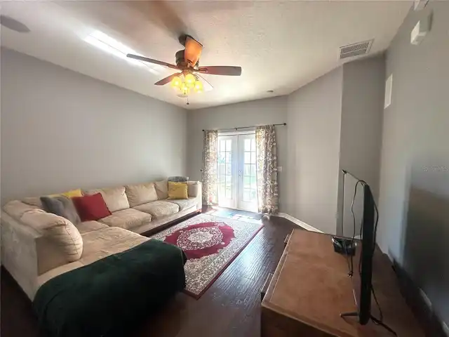 Listing Photo 17
