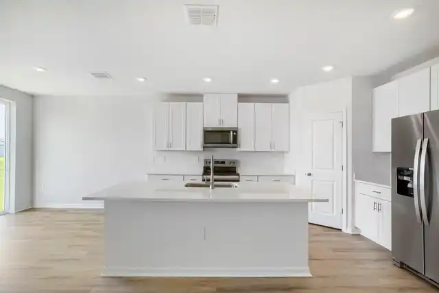 Listing Photo 9