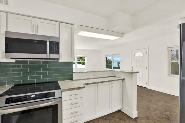 Listing Photo 11