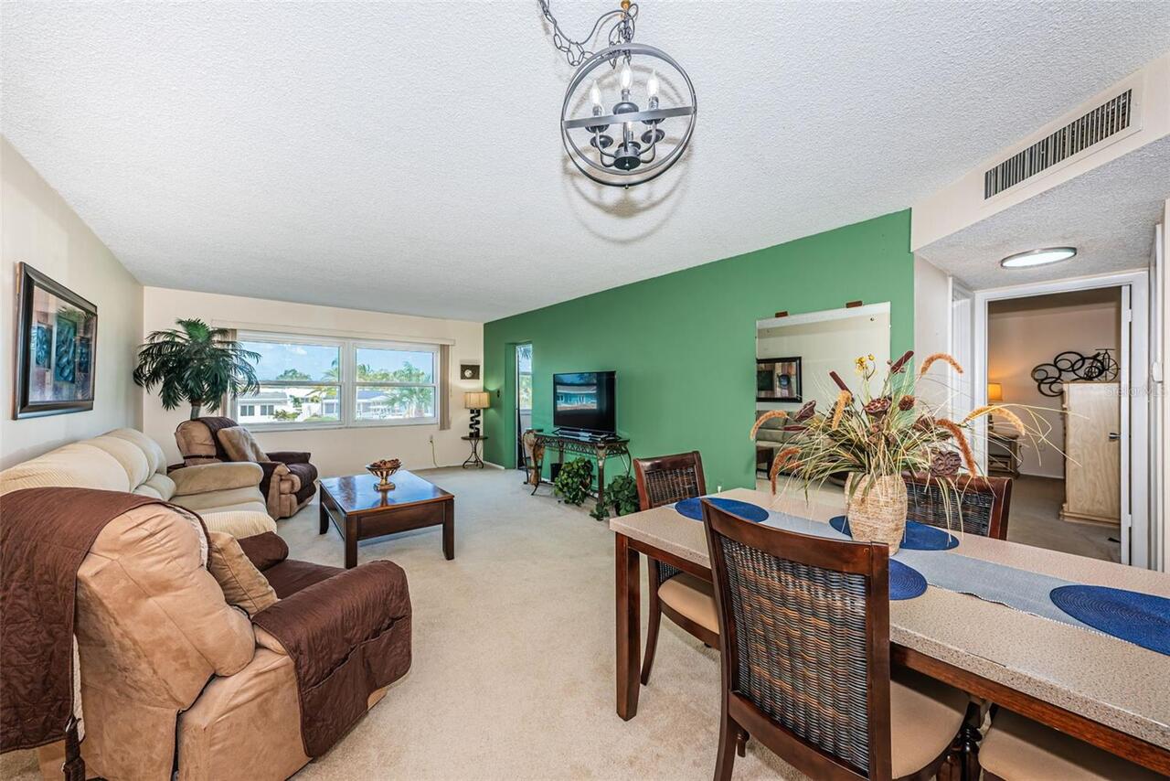 Listing Photo 14