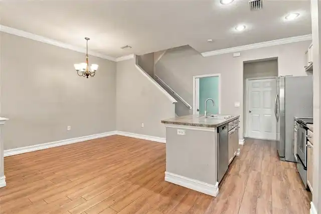Listing Photo 7