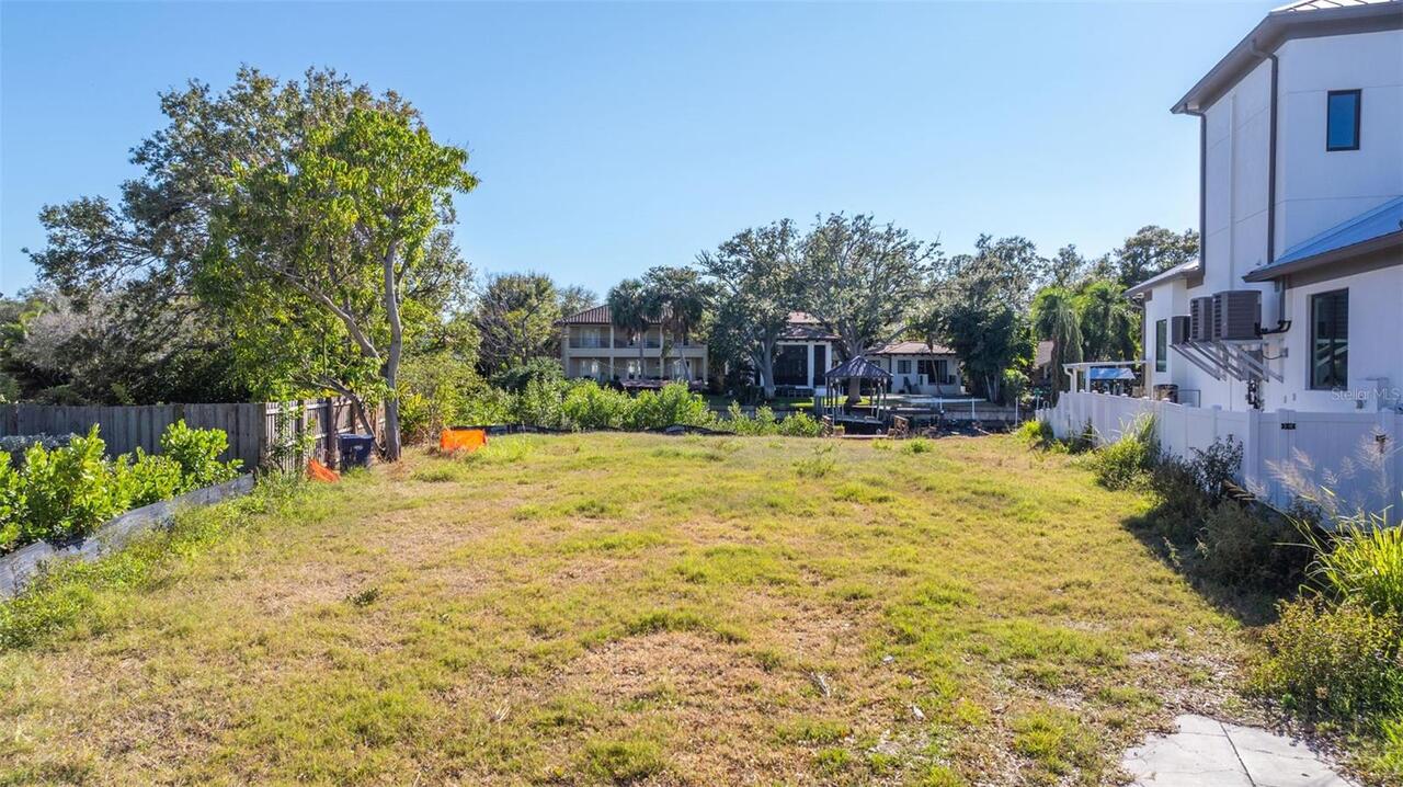 Listing Photo 9