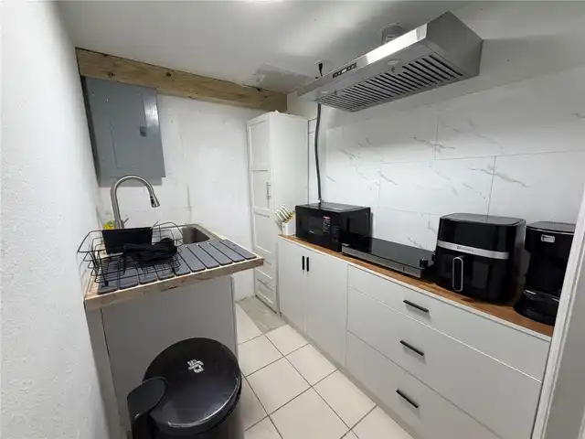 Listing Photo 7
