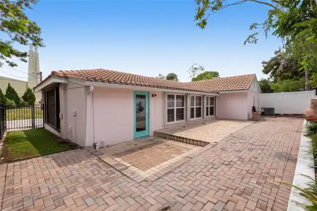 Listing Photo 17