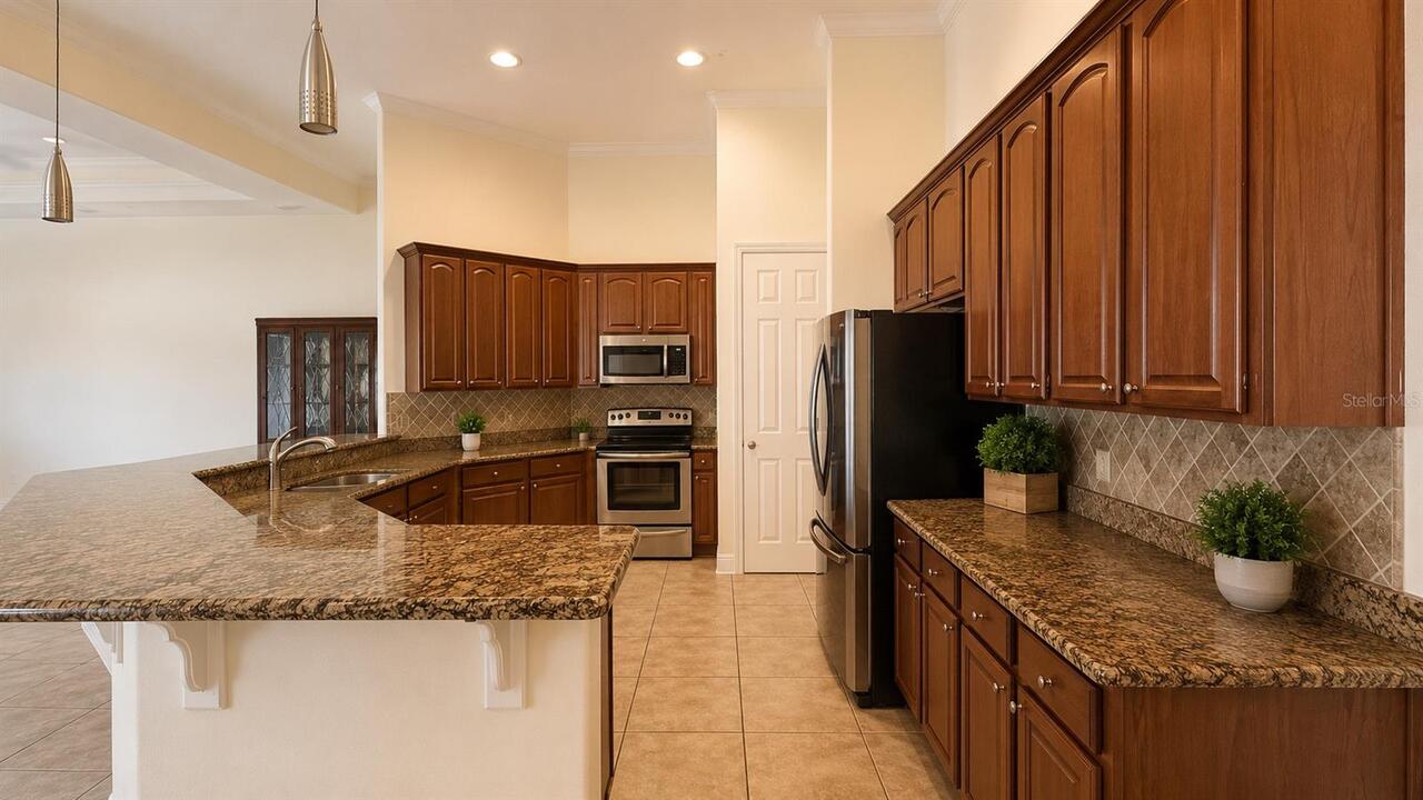 Listing Photo 12