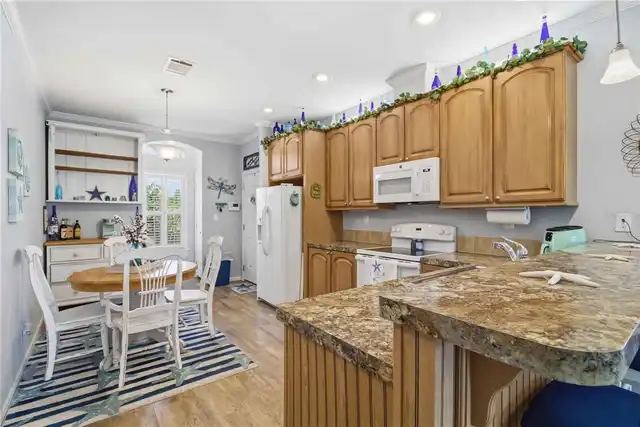 Listing Photo 15