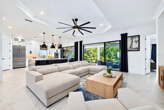 Listing Photo 11