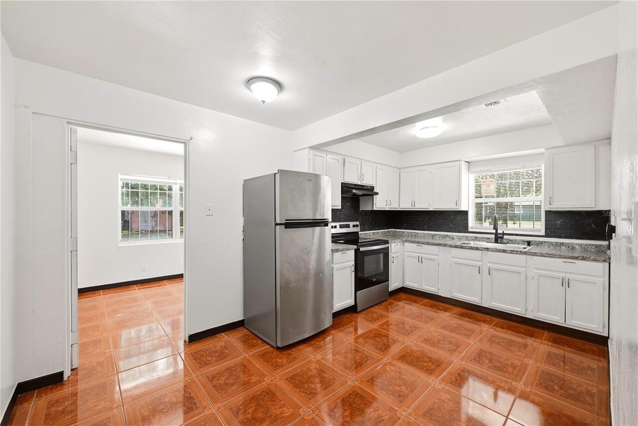 Listing Photo 8
