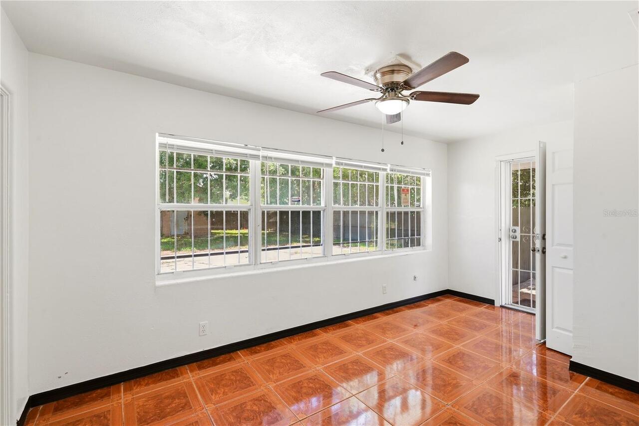 Listing Photo 12