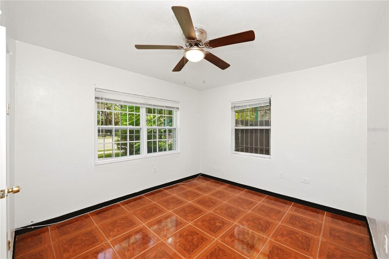 Listing Photo 16