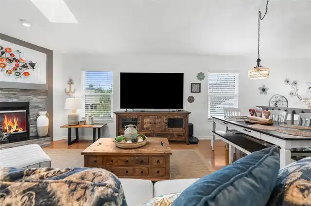 Listing Photo 9