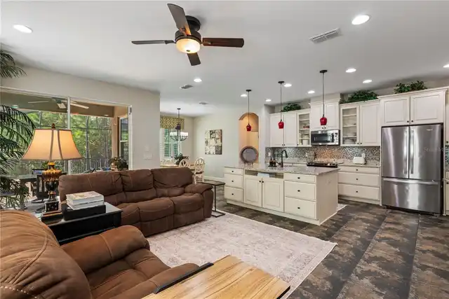 Listing Photo 14