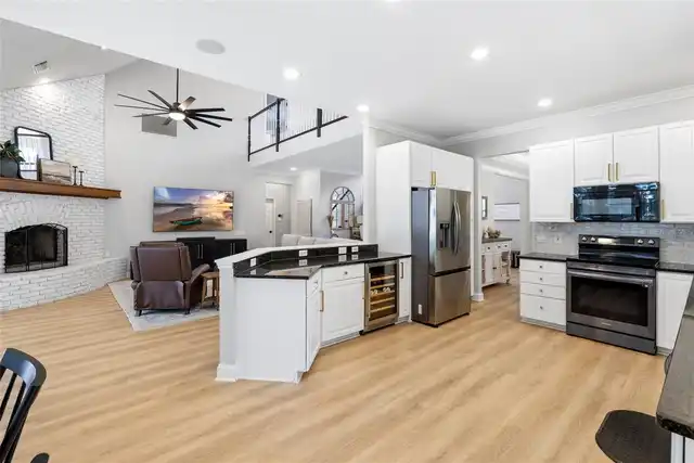 Listing Photo 18