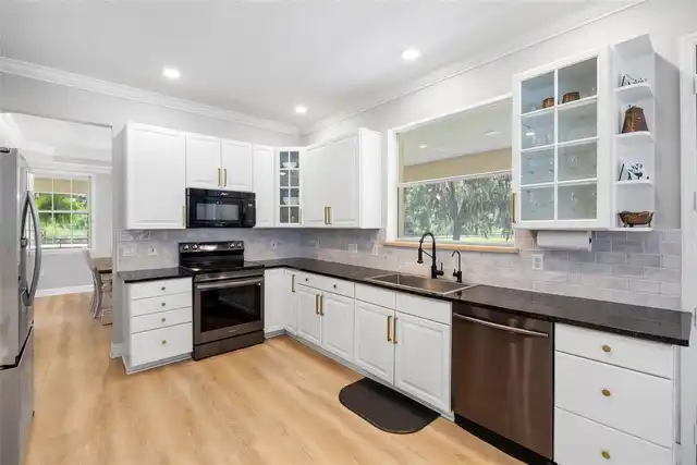 Listing Photo 21