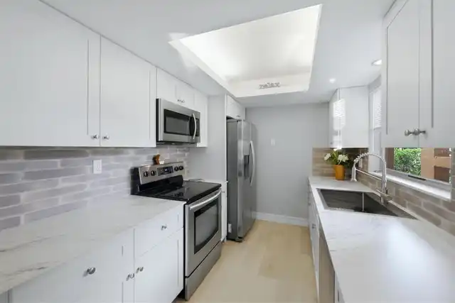 Listing Photo 14