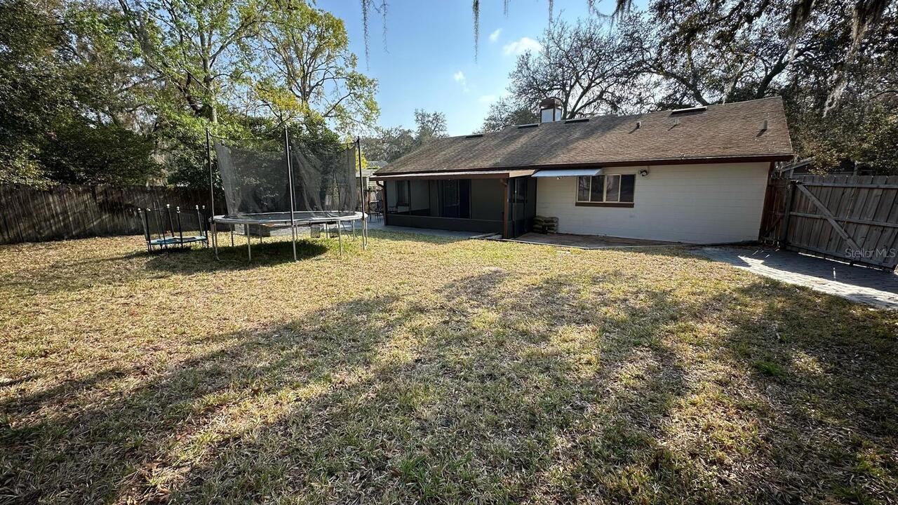 Listing Photo 12