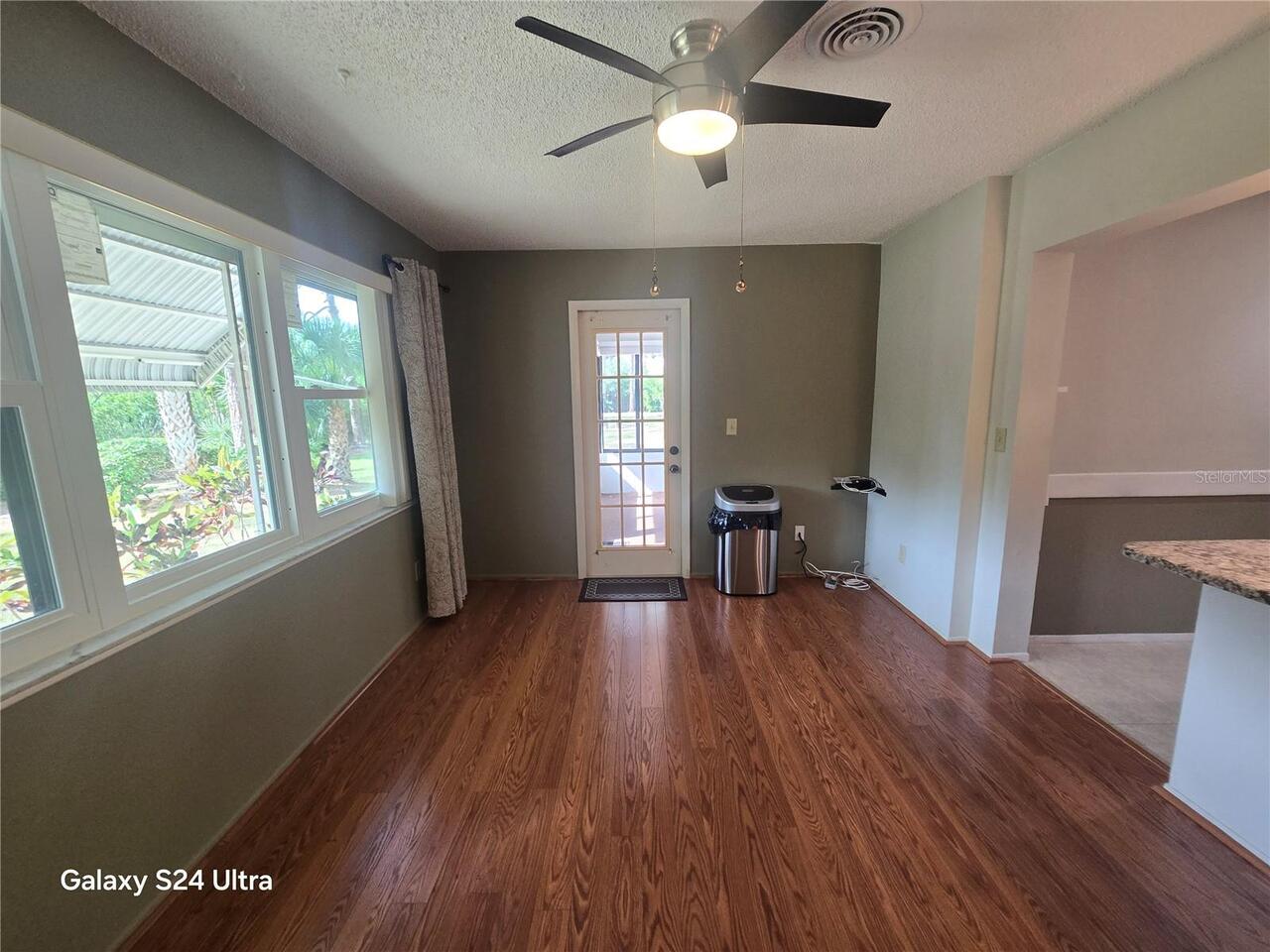 Listing Photo 14