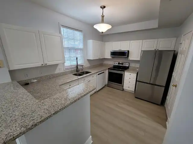 Listing Photo 8