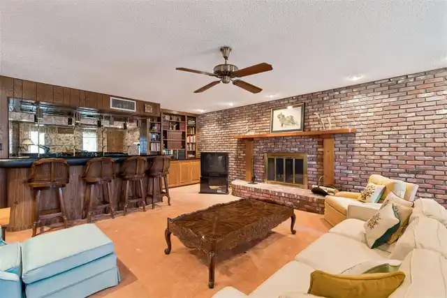 Listing Photo 6