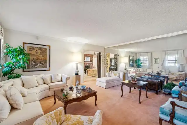 Listing Photo 8