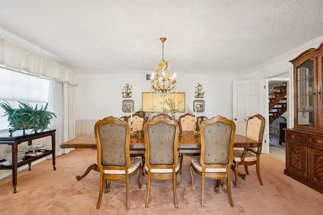 Listing Photo 11