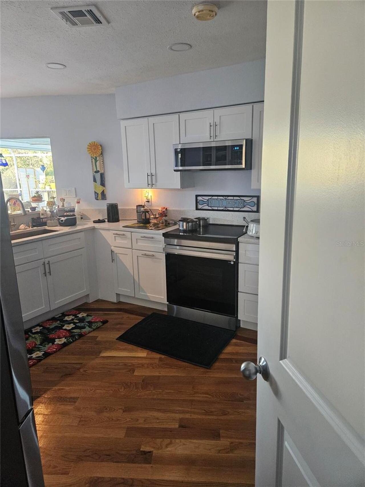 Listing Photo 10