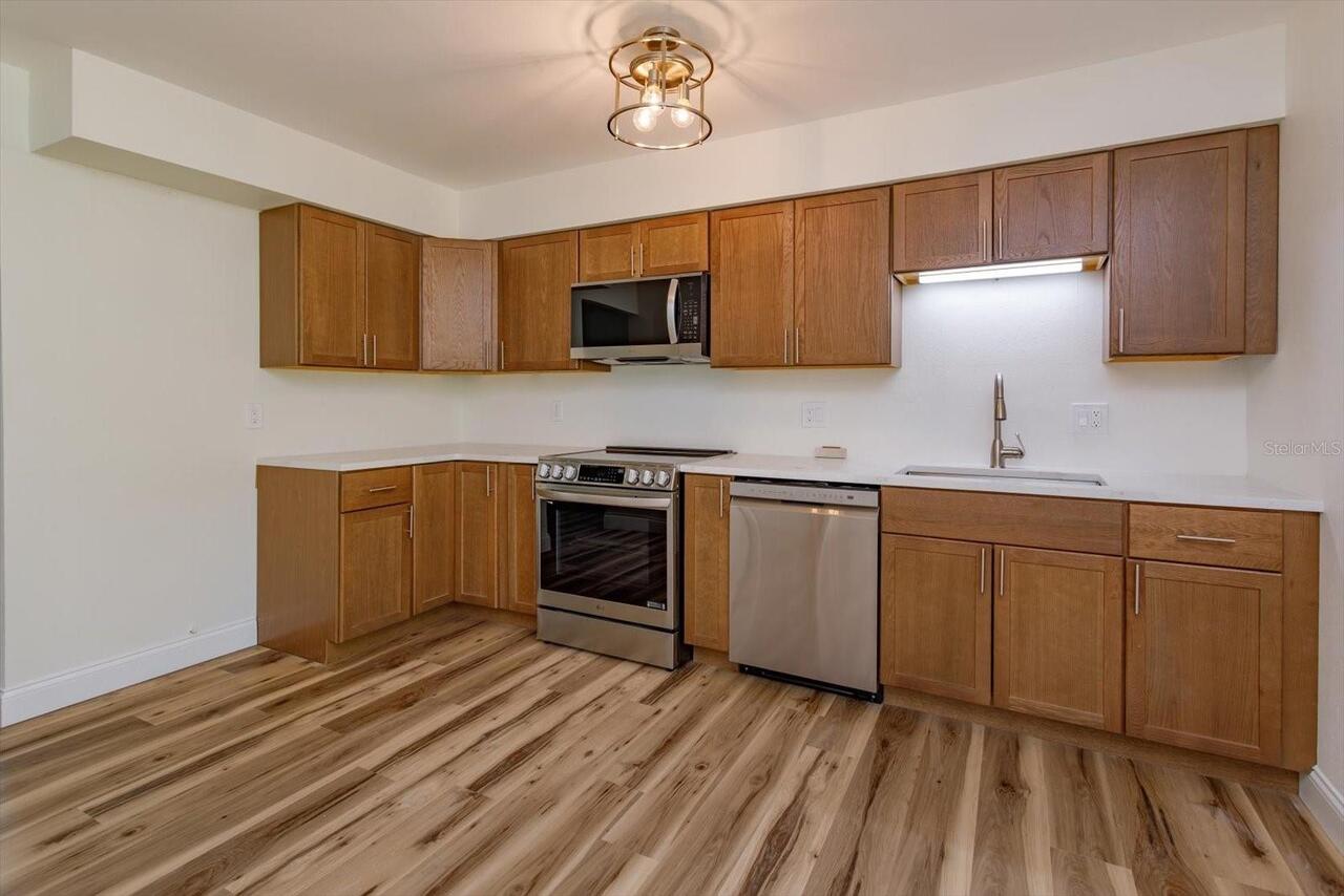 Listing Photo 8