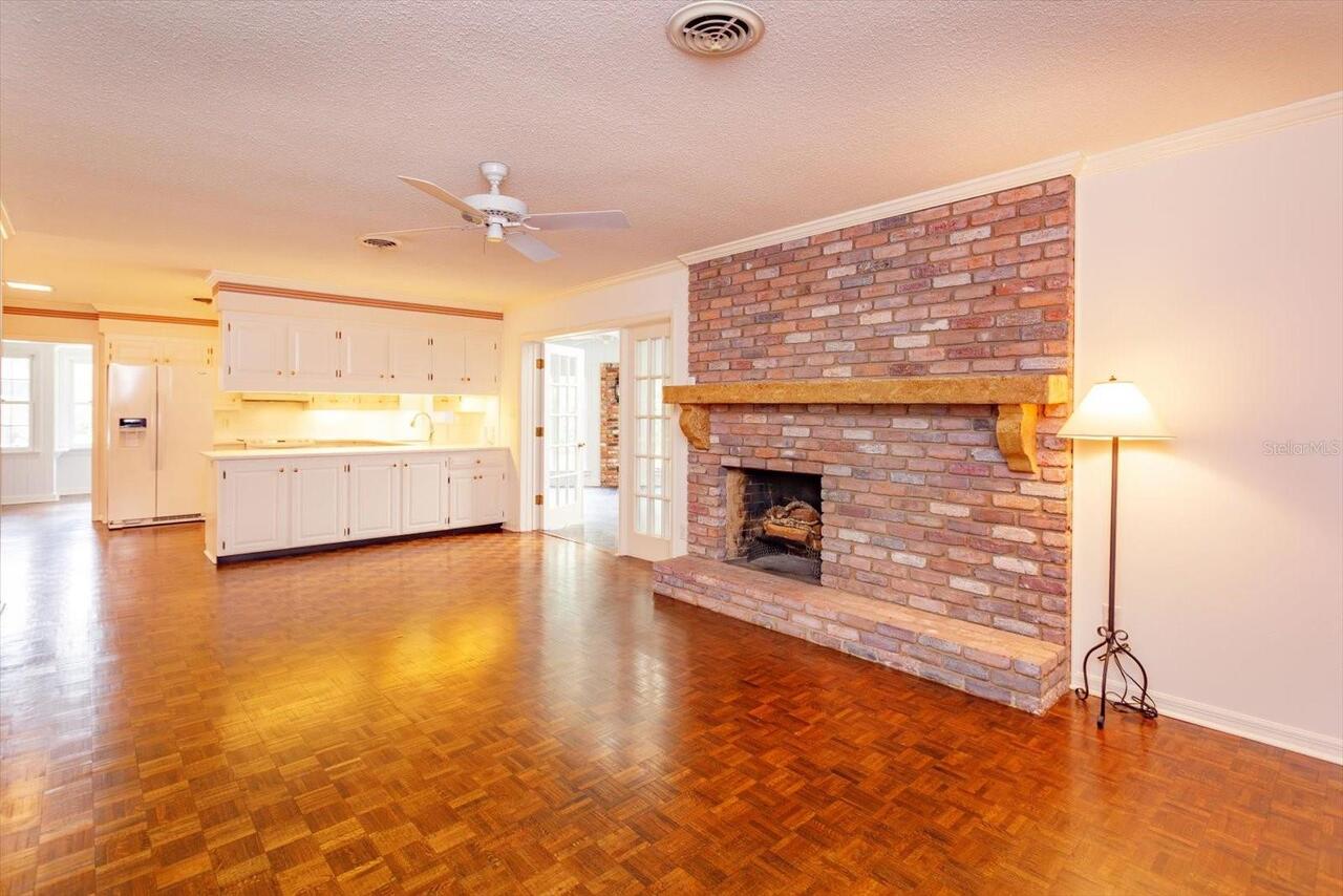 Listing Photo 14