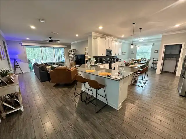 Listing Photo 6