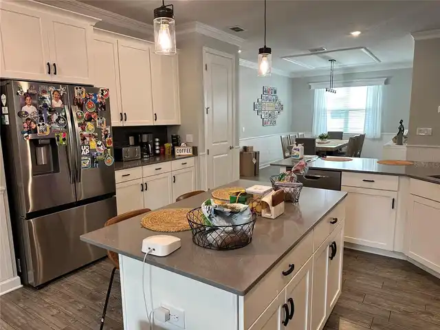 Listing Photo 10
