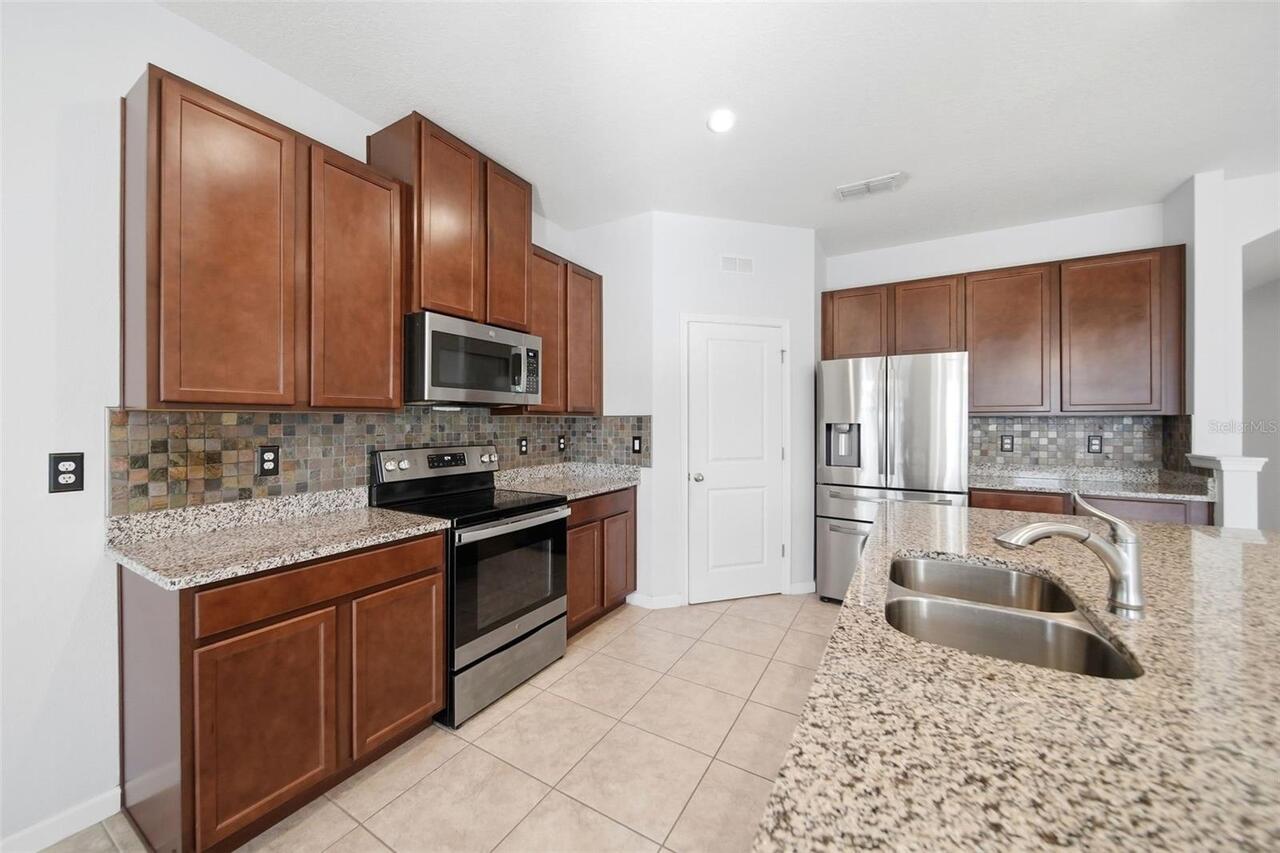 Listing Photo 8