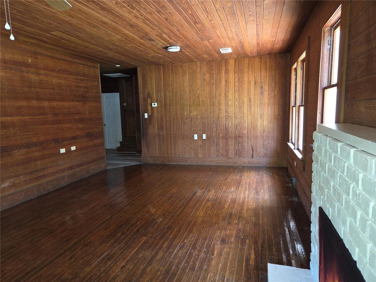 Listing Photo 17