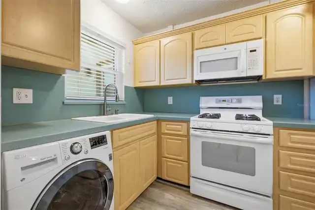 Listing Photo 11