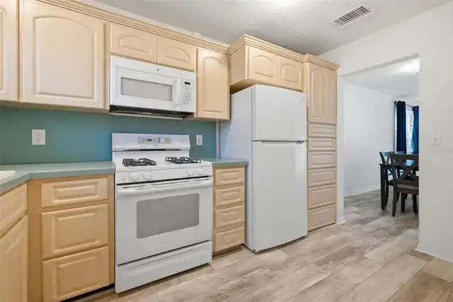 Listing Photo 14