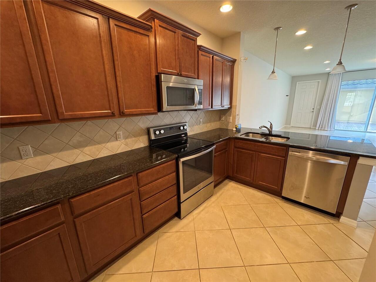Listing Photo 14