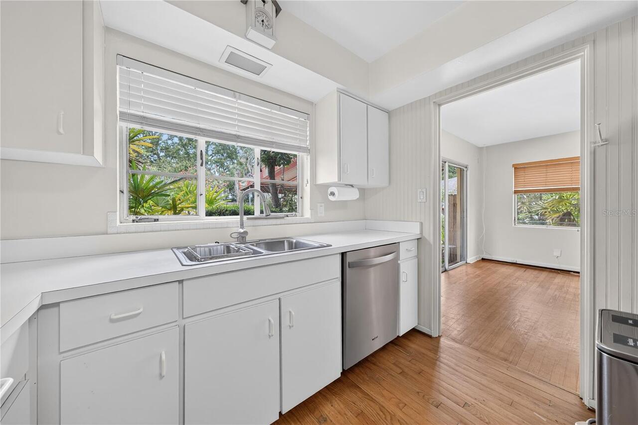 Listing Photo 11