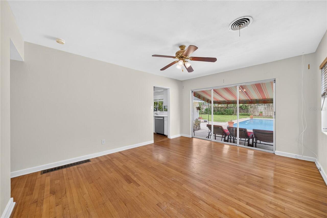 Listing Photo 14