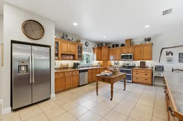 Listing Photo 16