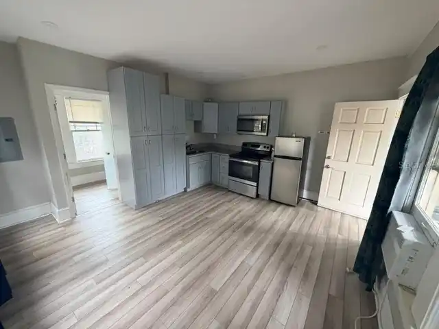 Listing Photo 8