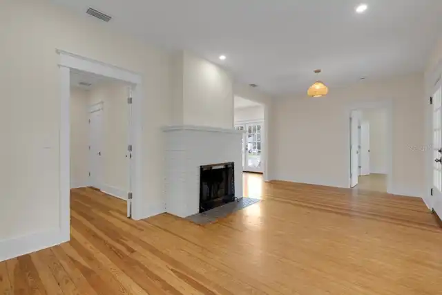 Listing Photo 12