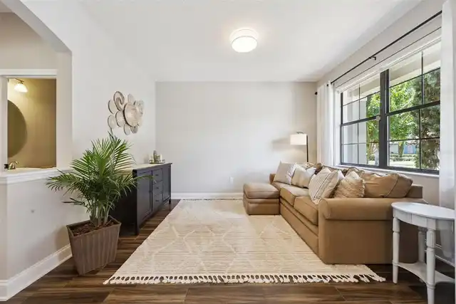 Listing Photo 6