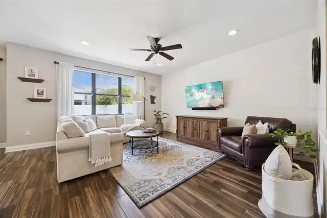 Listing Photo 8